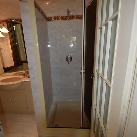 In Valdora With Maggiore Views Сasa de vacaciones